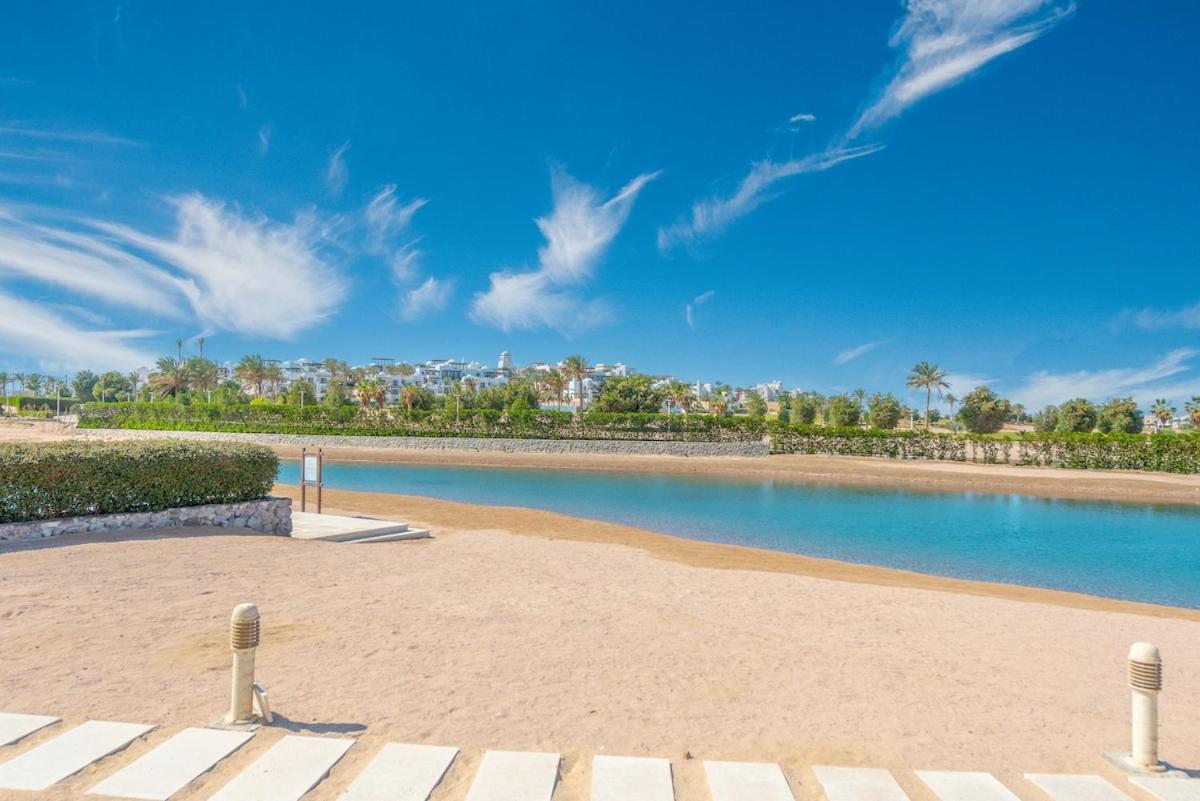 Apartment Serene Lakeview Escape 2br At Cyan Elgouna