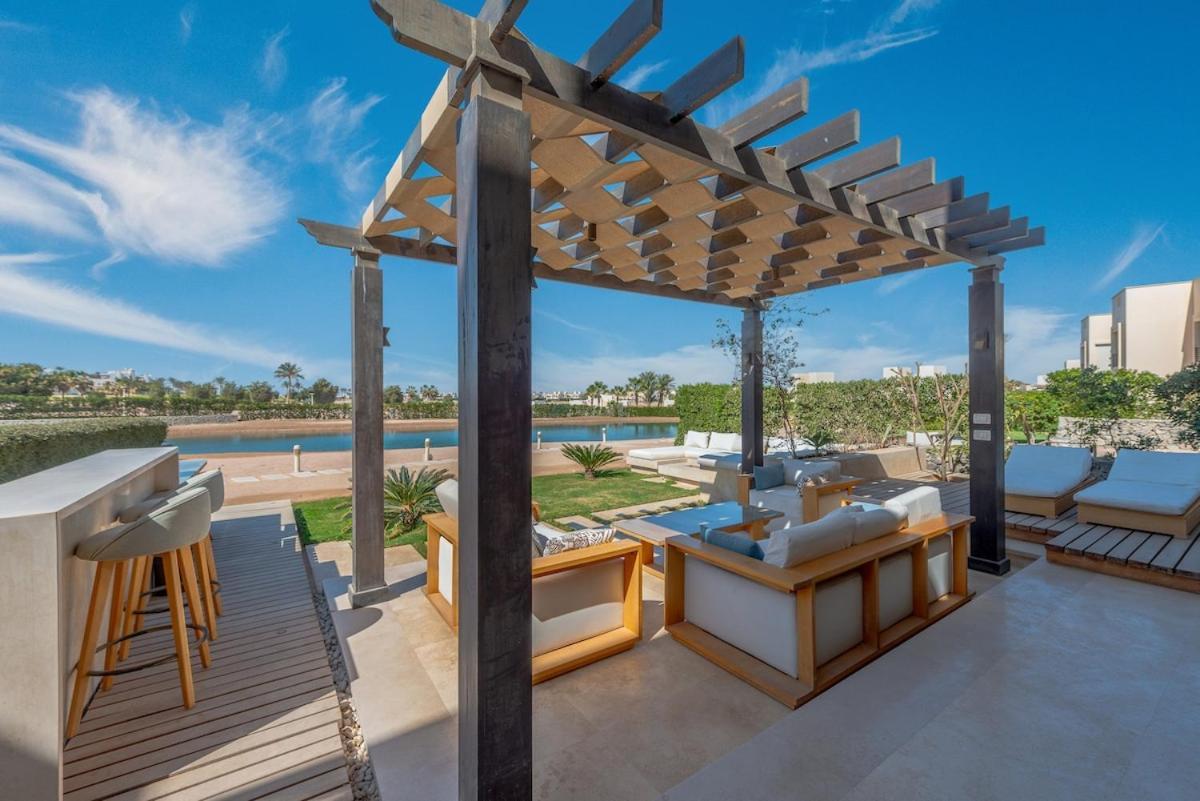 Serene Lakeview Escape 2br At Cyan Elgouna Apartment *
