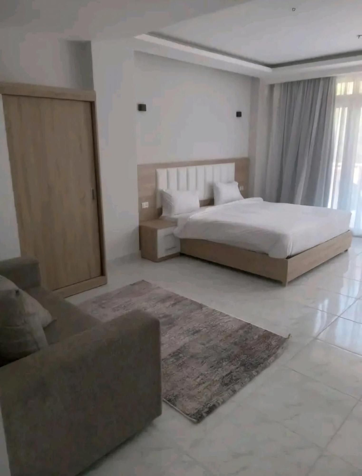 Minaland & Aquapark Aparthotel 4*