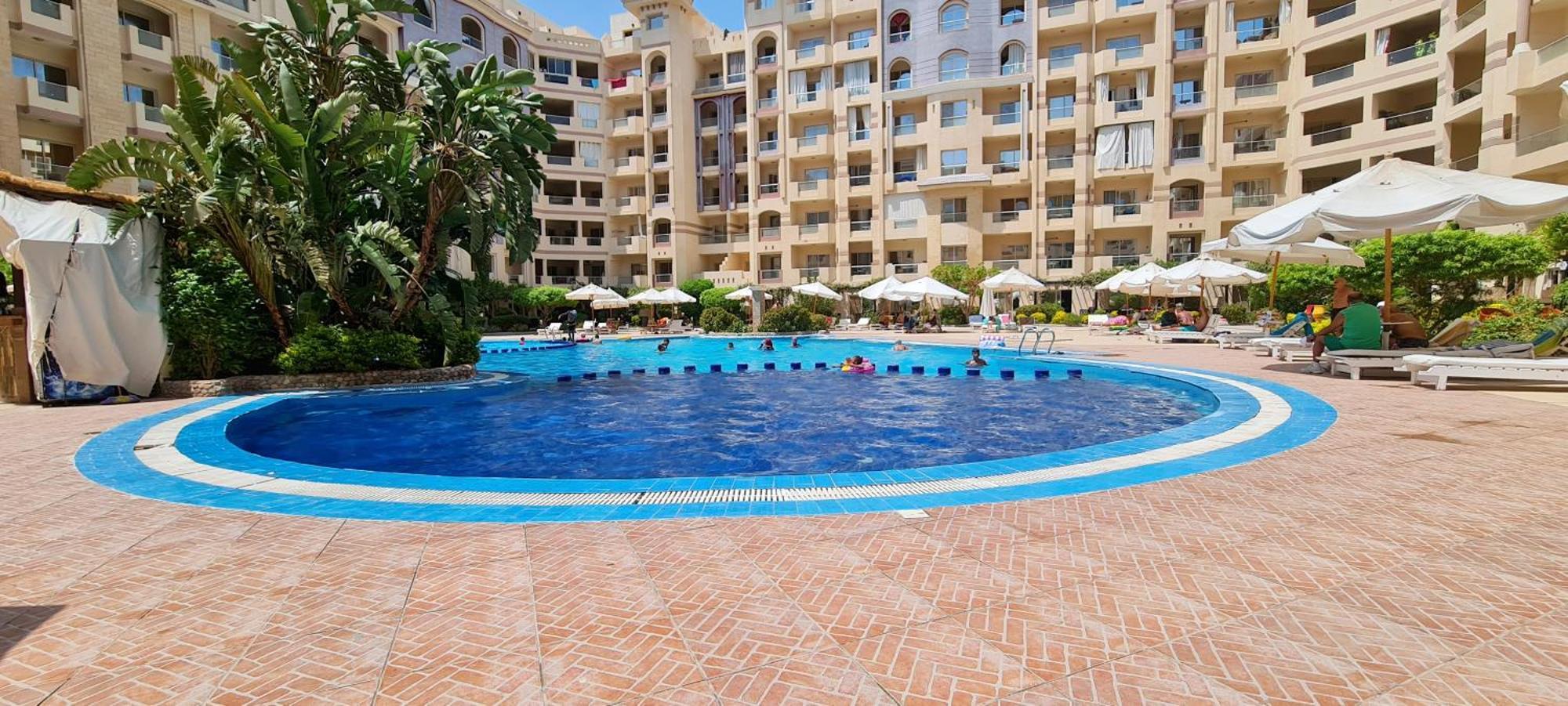 Florenza Blue Sky & Poolview *