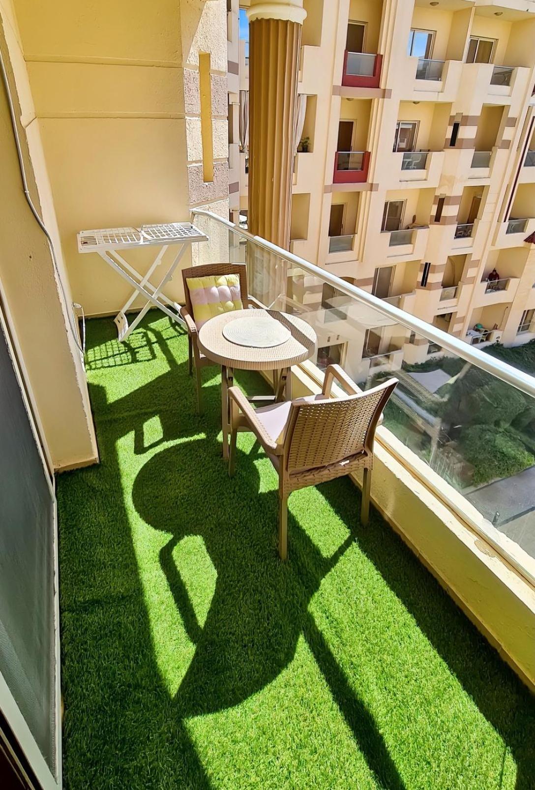Florenza Blue Sky & Poolview *