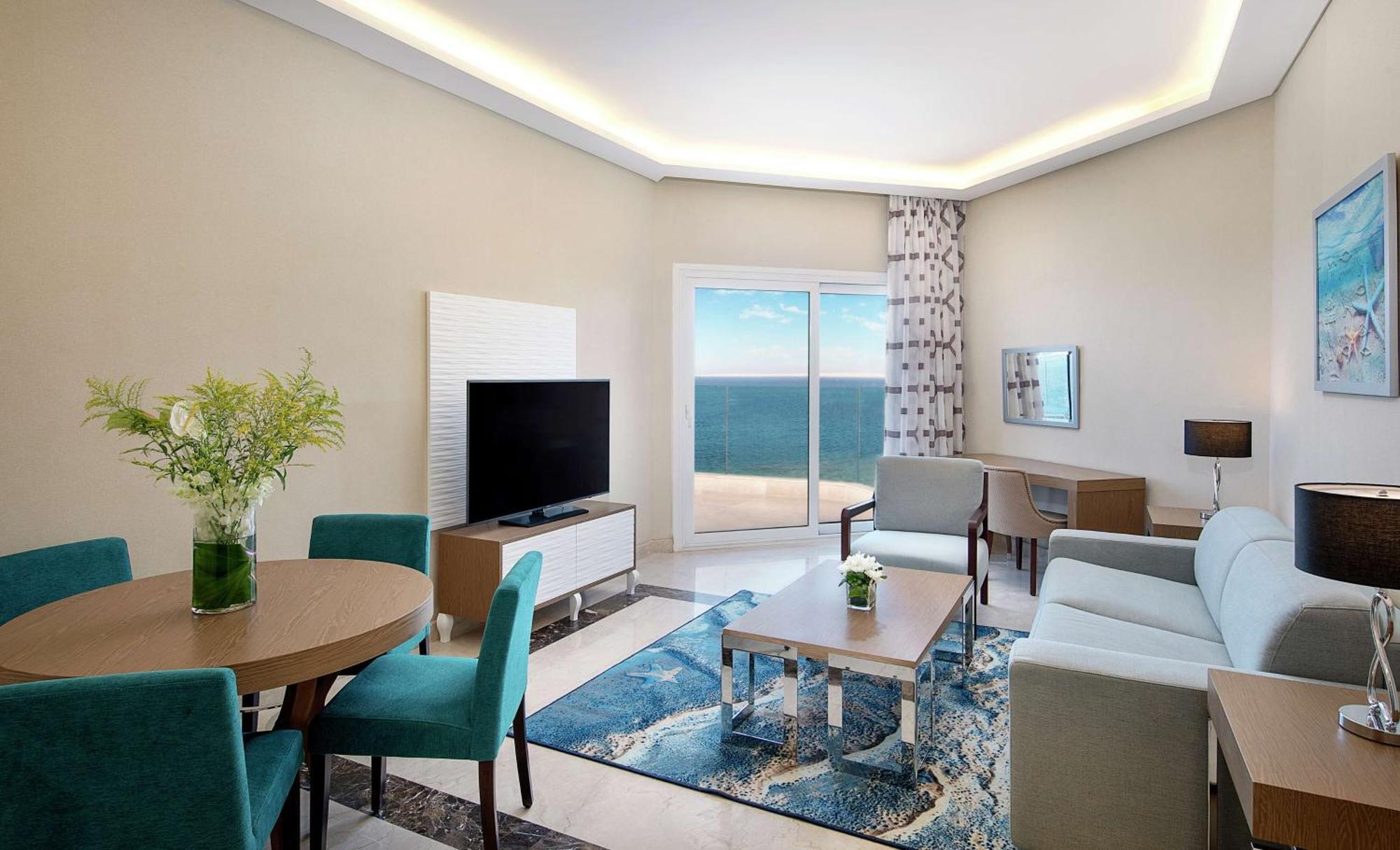 Hilton Plaza 5*