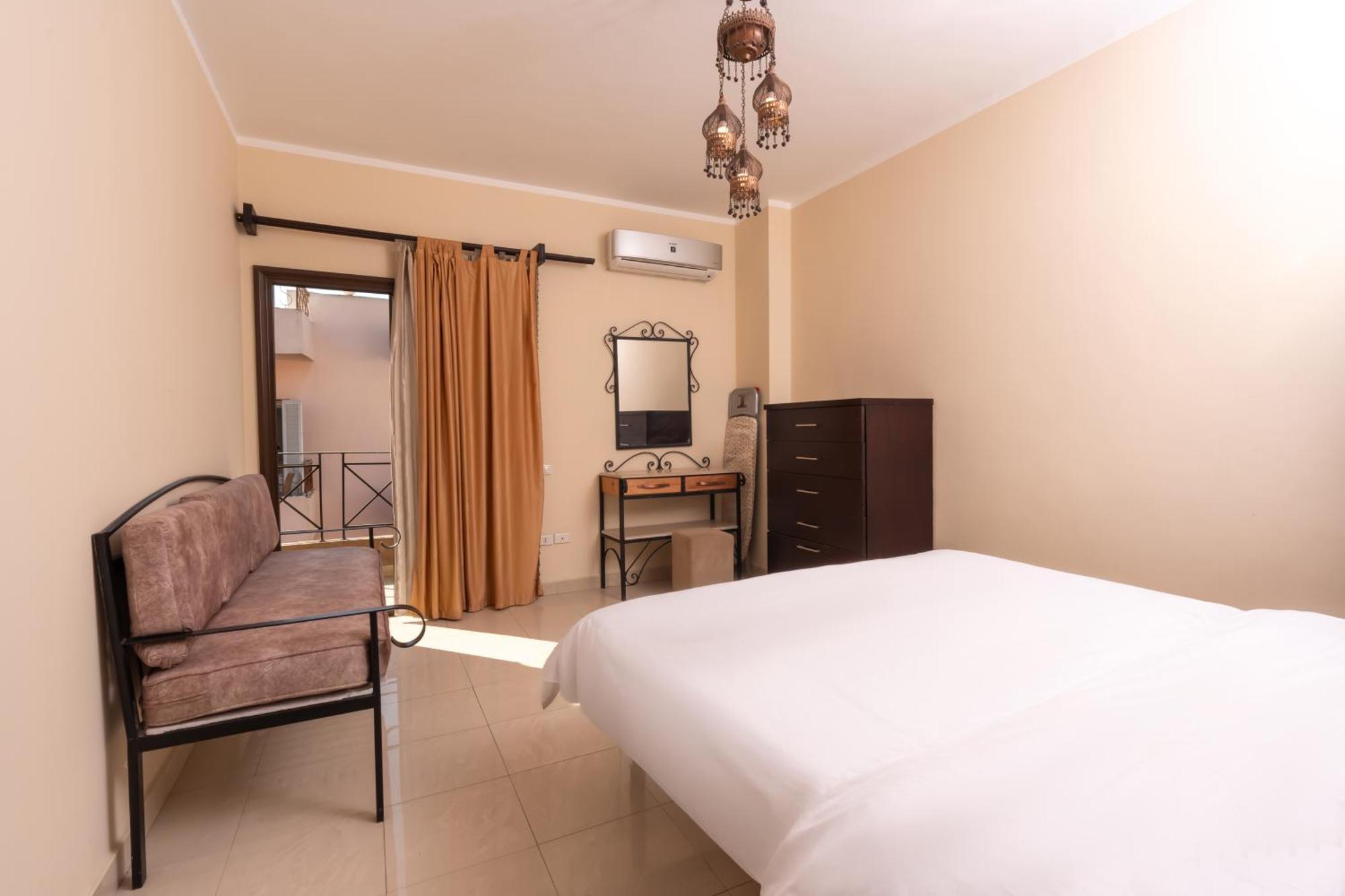 2bedrooms 53 *