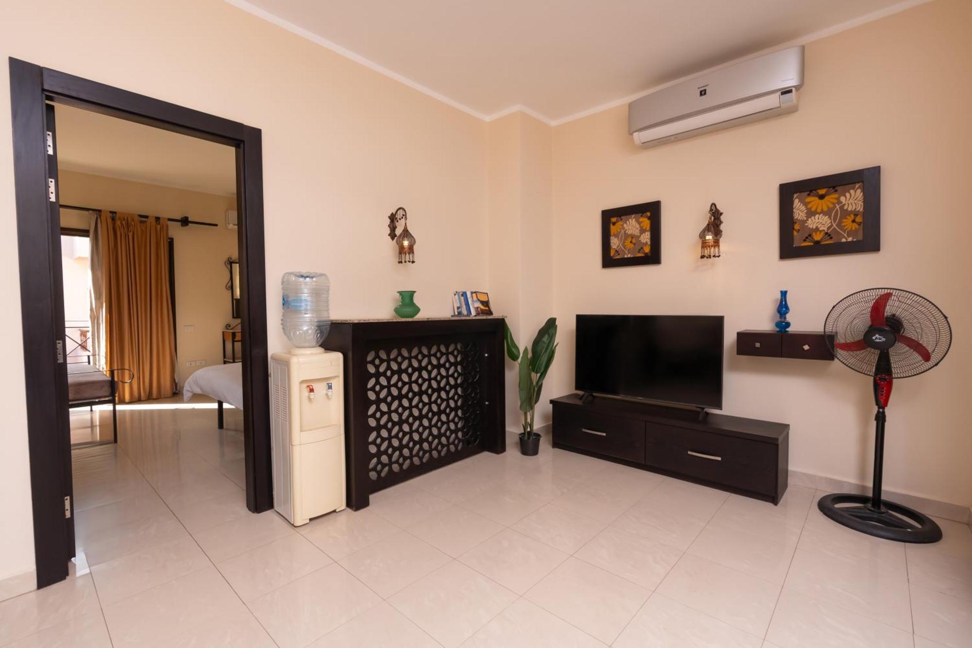 2bedrooms 53 *