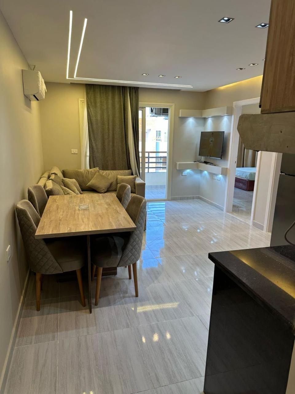 Apartamento 2 Bedroom In Al Hambra - Mamsha