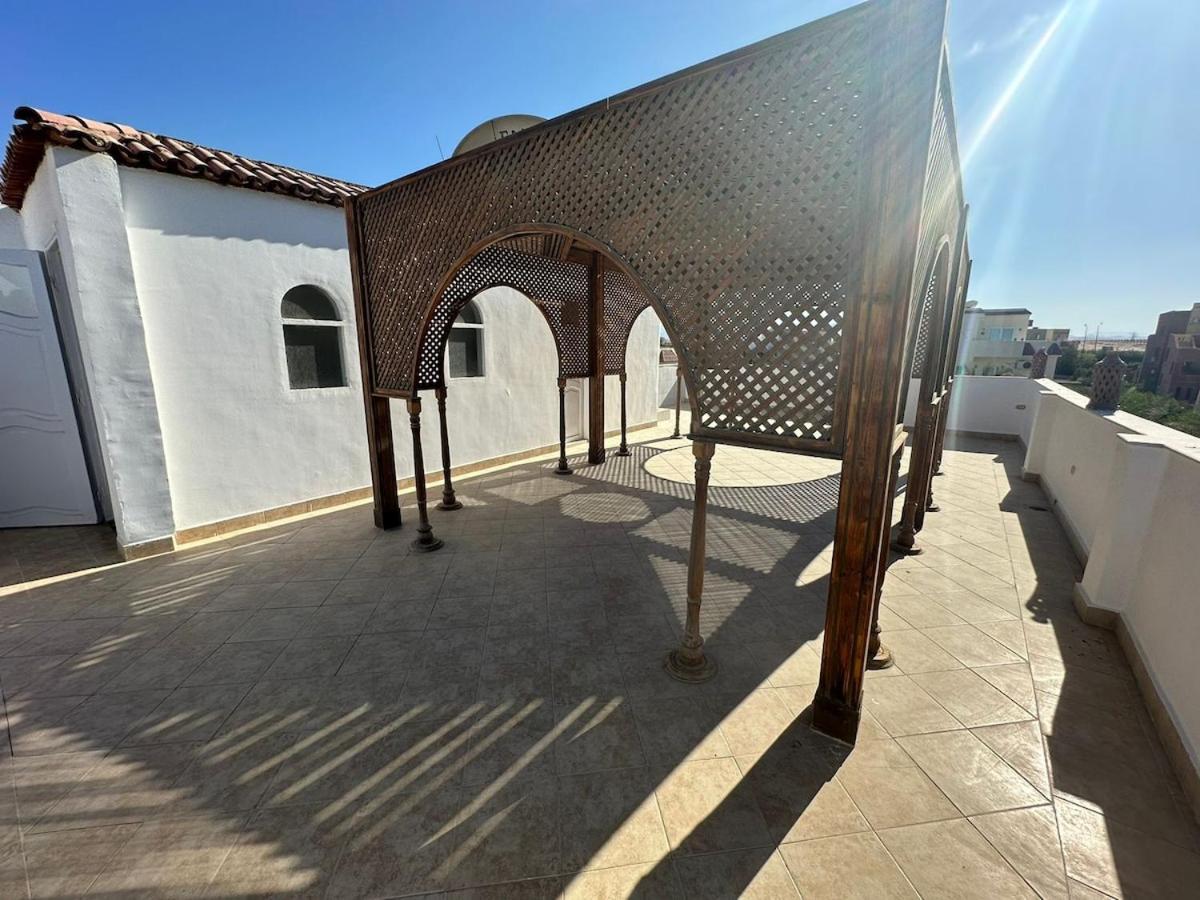 Villa Luxus With Pool In *