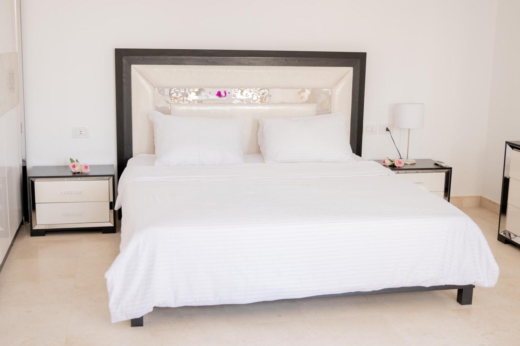 Nayah Stays, Amazing With Private Pool & 5 Master Ferienhaus Hurghada