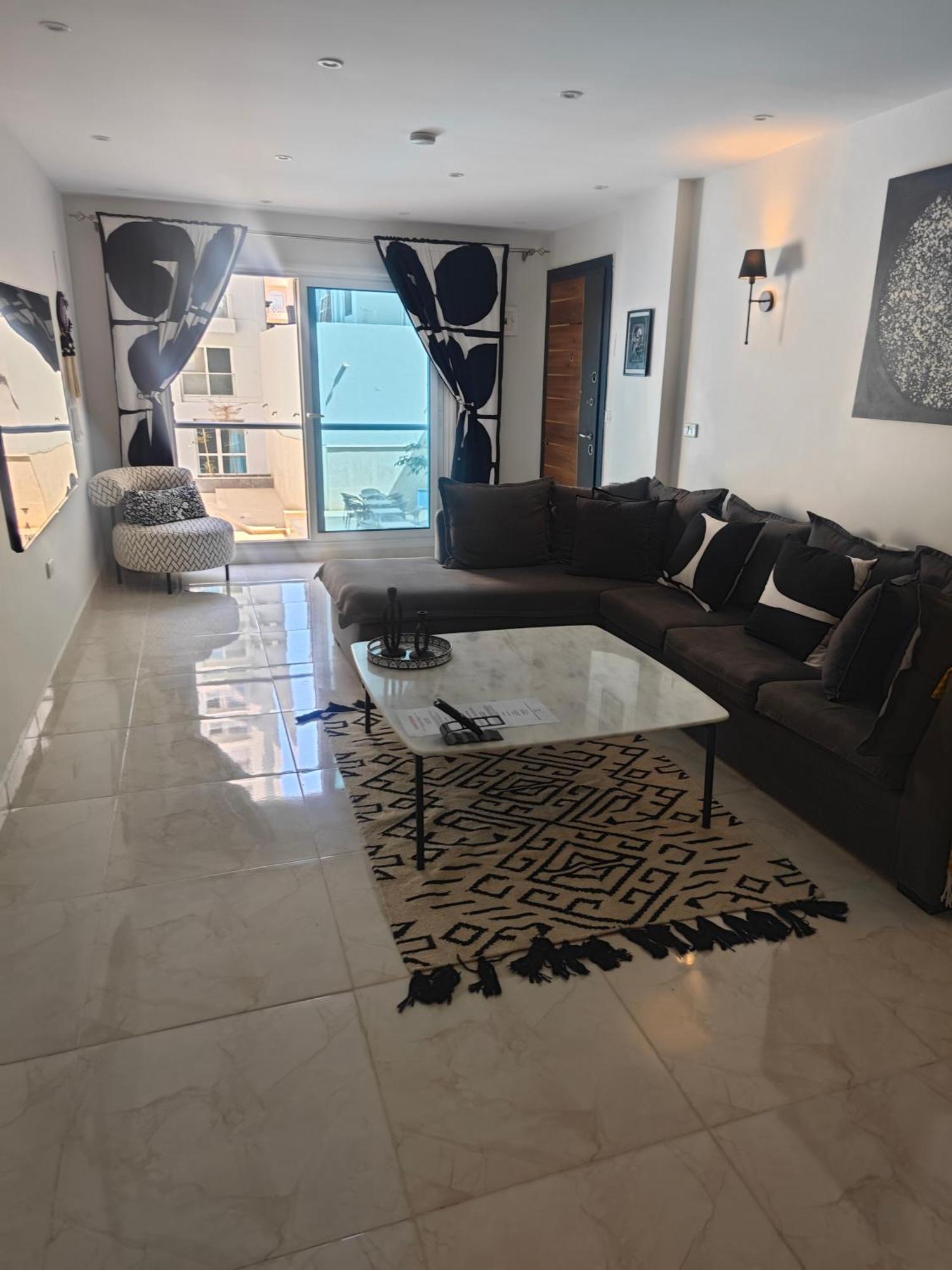 Stylish Apartment *