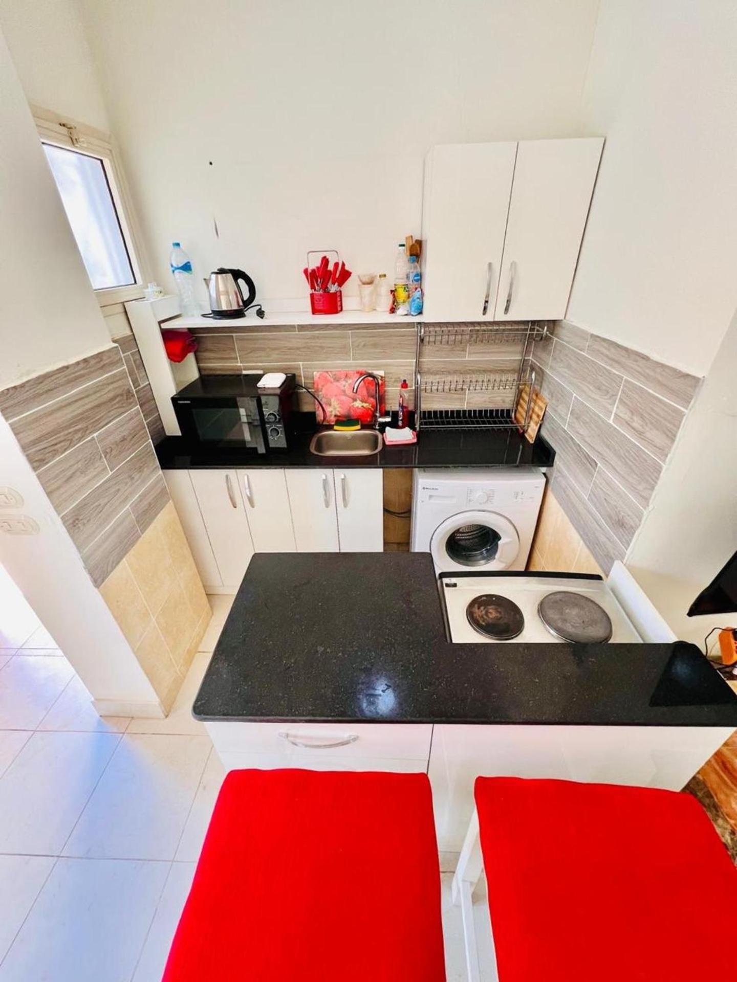Inviting 1-bed In Apartment *