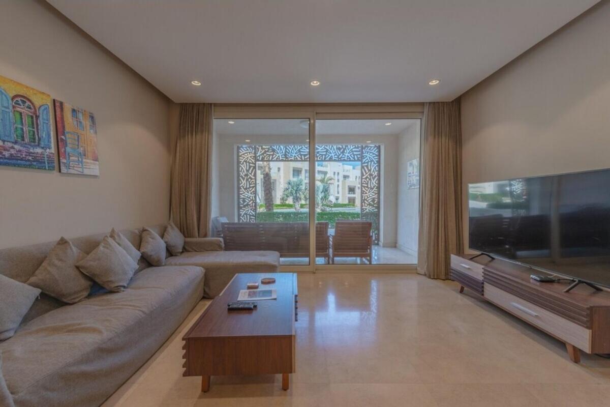 Mangroovy- 1br Gf Waterfront Glitzy Direct Pool Apartment Hurghada