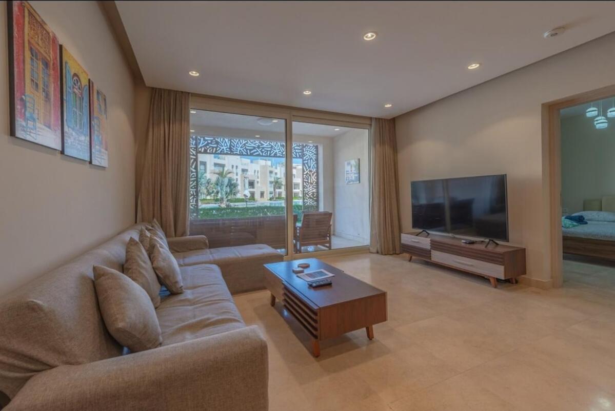 Mangroovy- 1br Gf Waterfront Glitzy Direct Pool Apartment