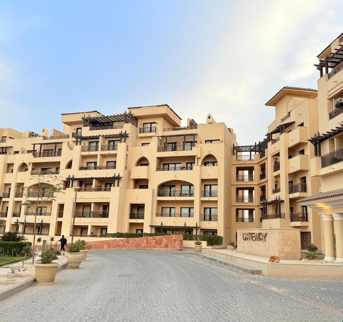 Apartment In Dow Heights Compound *