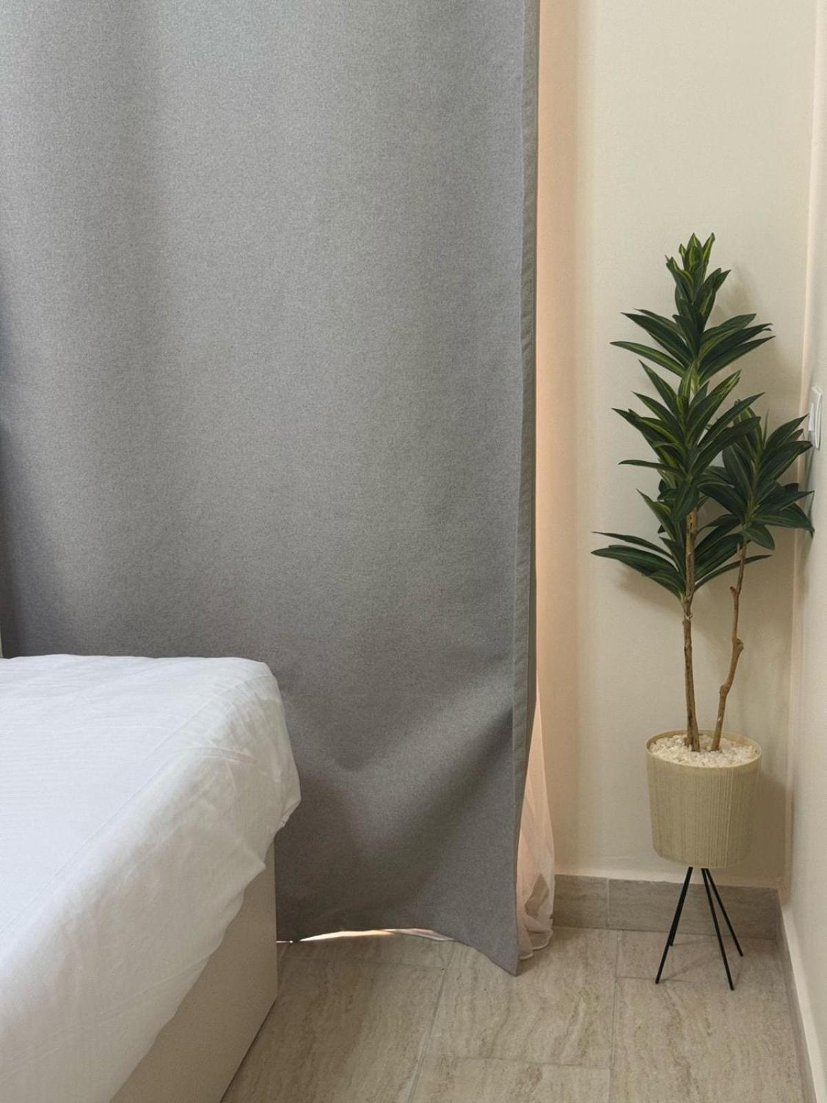 Aldau Heights One Bedroom In Cr Apartment