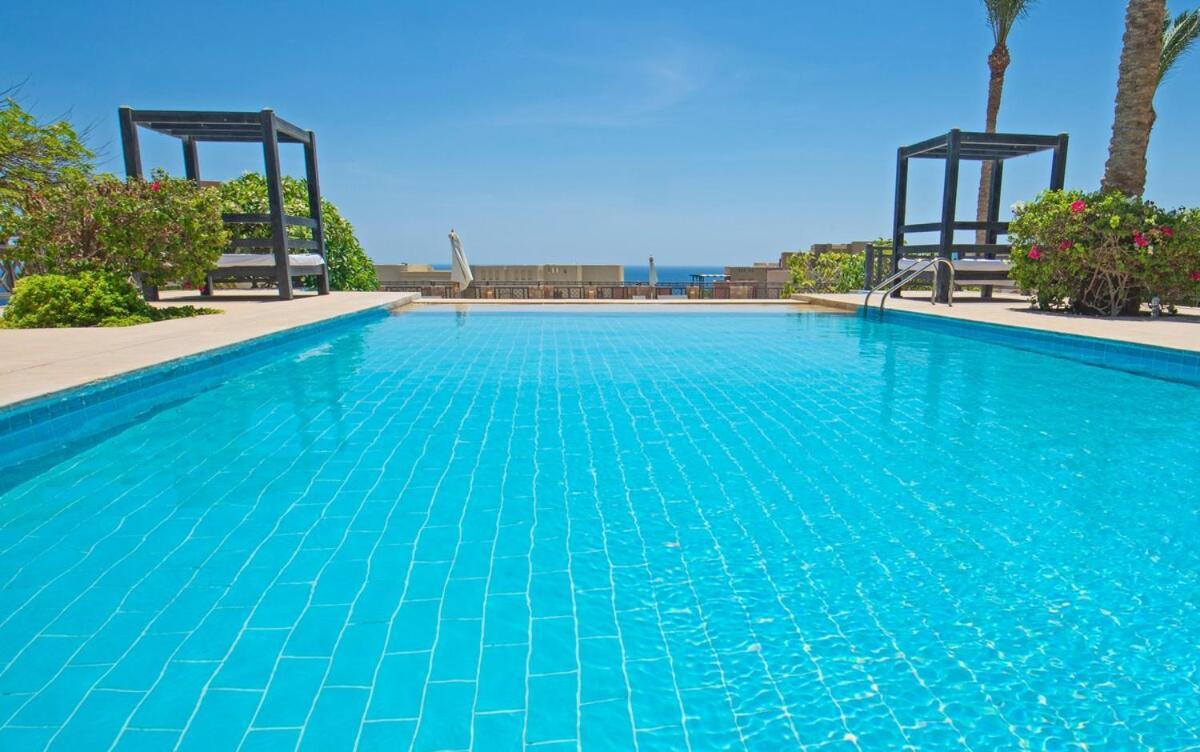 Outstanding One Bedroom Azzurra