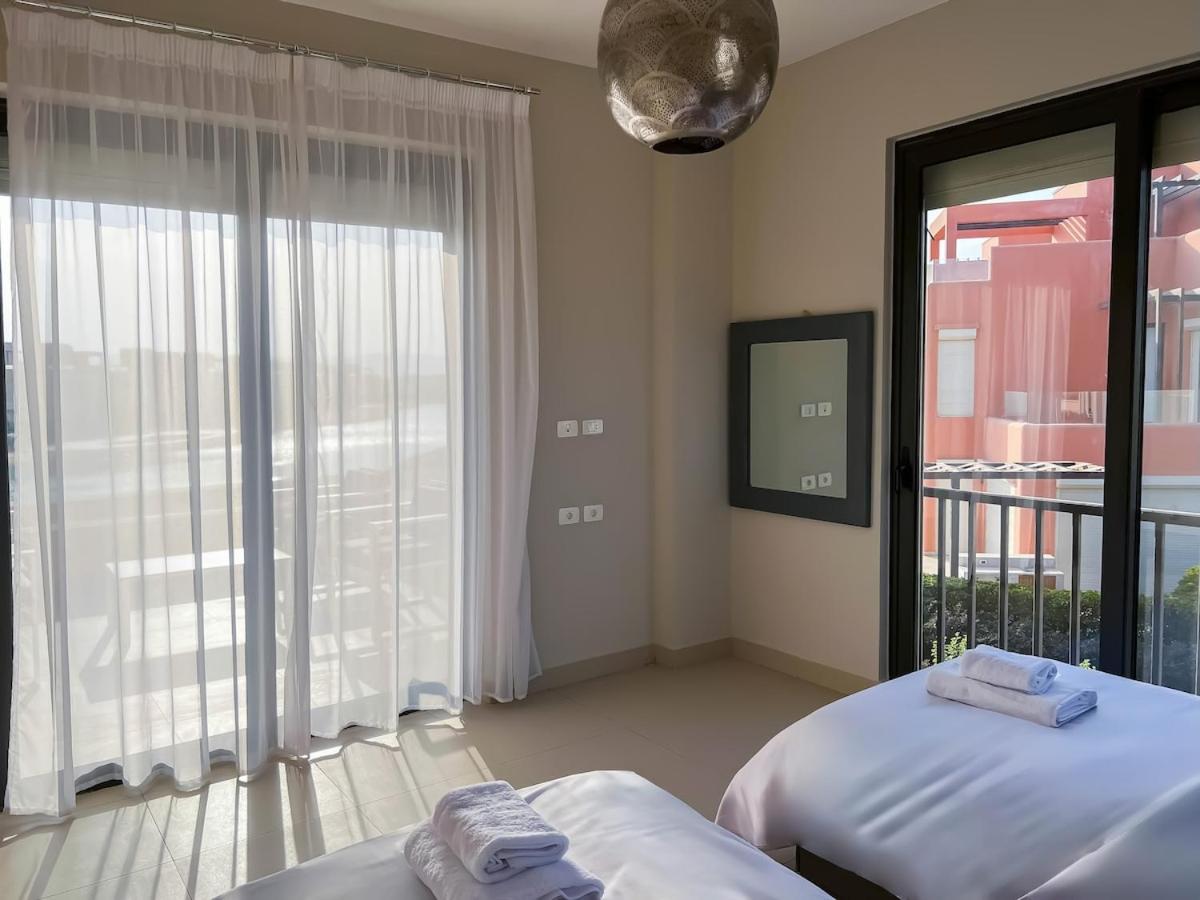 Vibrant 3br - Free Pool & Lagoon Access At Elgouna Villa *