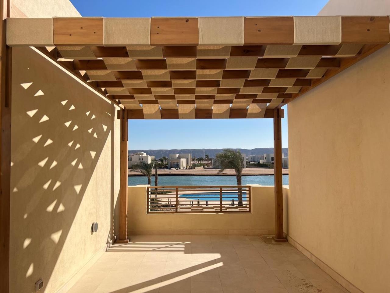 Bright Modern Brand New Shedwan Th *