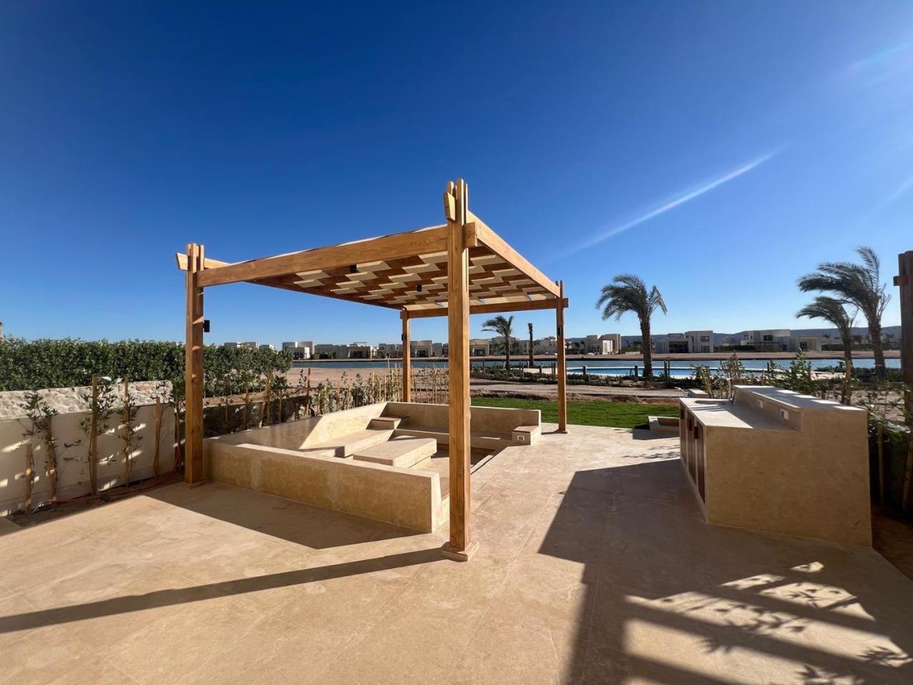 Bright Modern Brand New Shedwan Th *