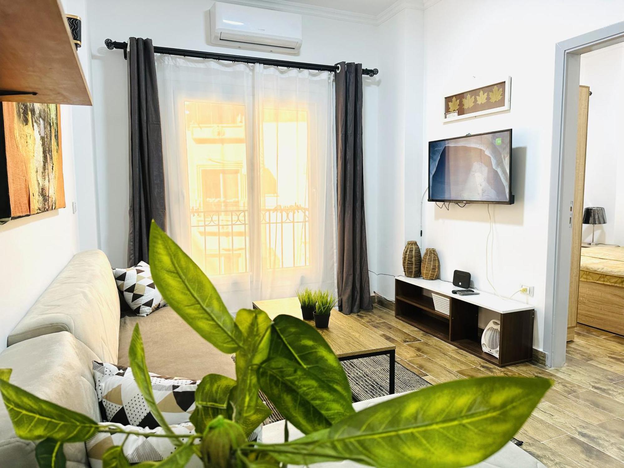 Apartment Cleopatra Style Center
