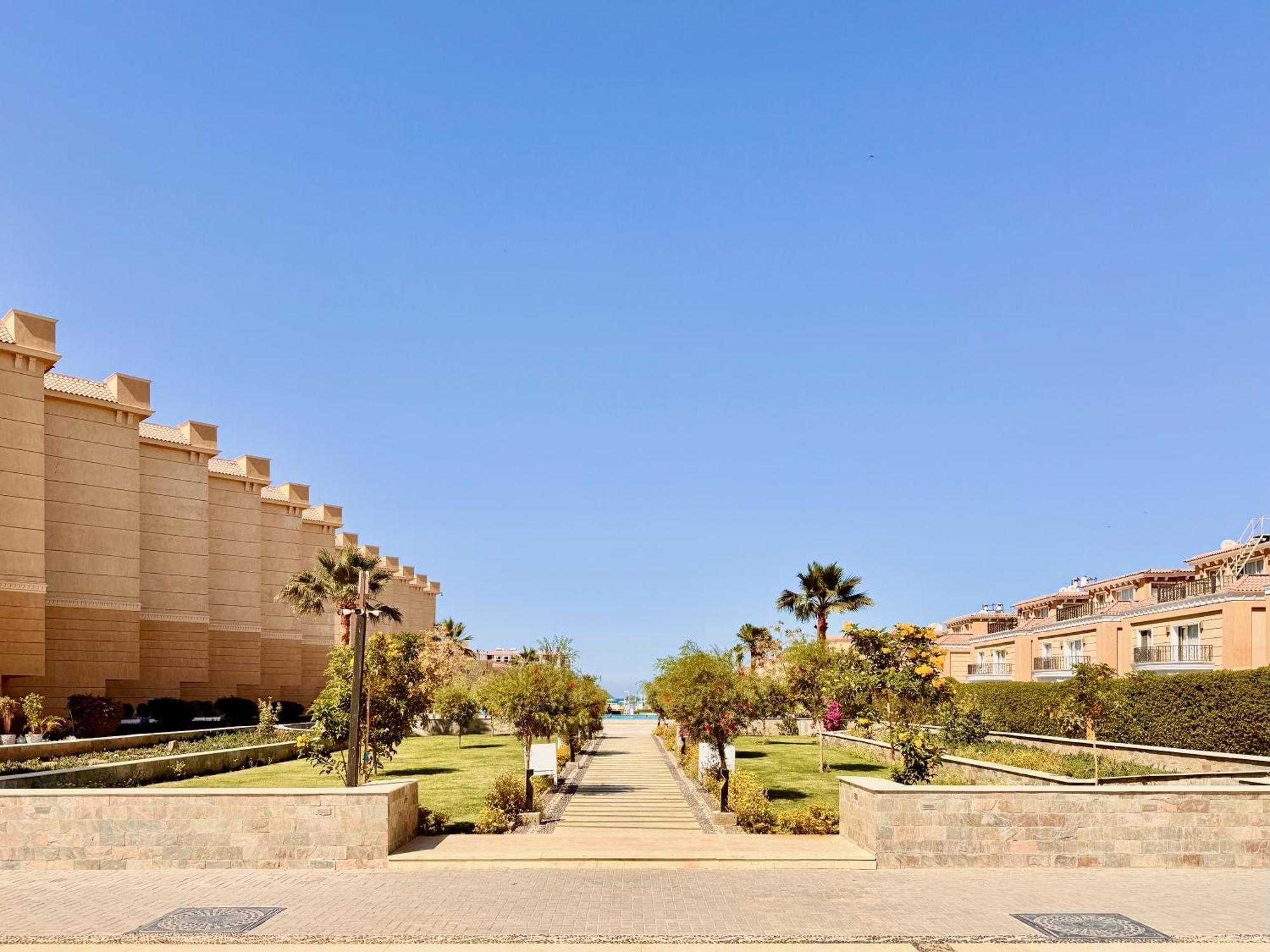 Comfy Studio, Pools, Private Beach At Peaceful Resort Apartment *