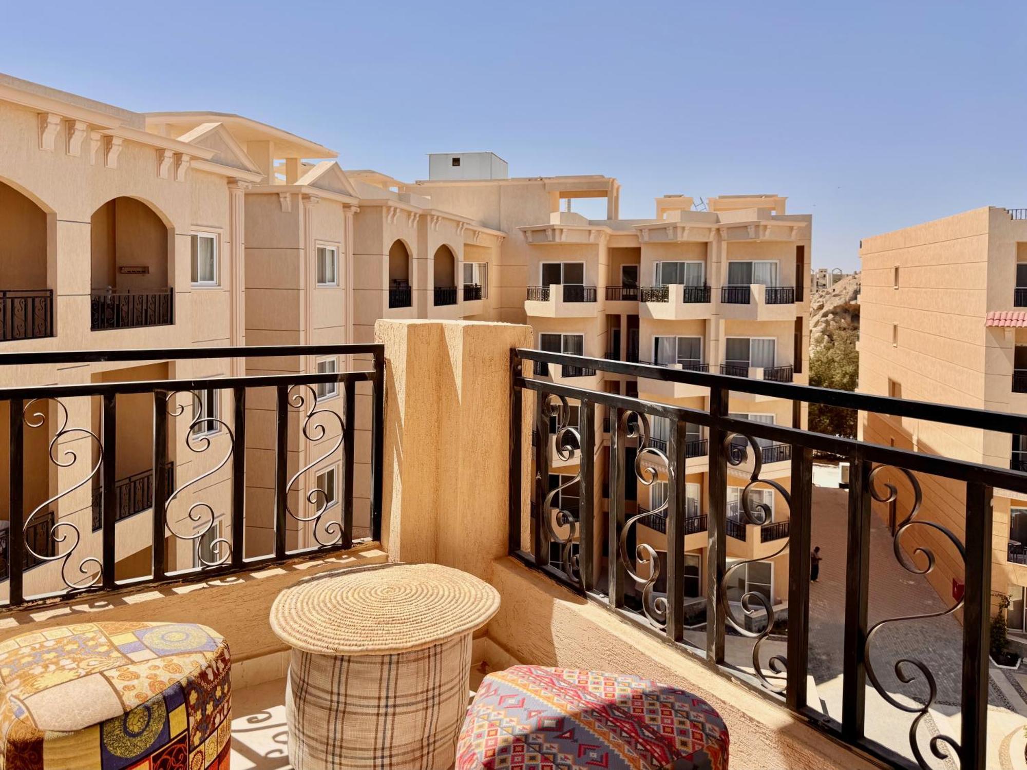 Comfy Studio, Pools, Private Beach At Peaceful Resort