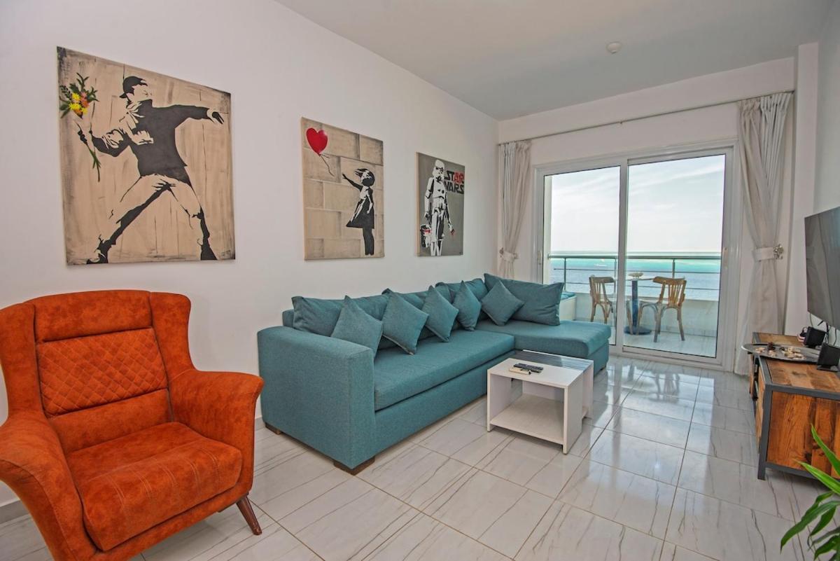 Appartement Amazing 2 Bedroom With Sea View In *