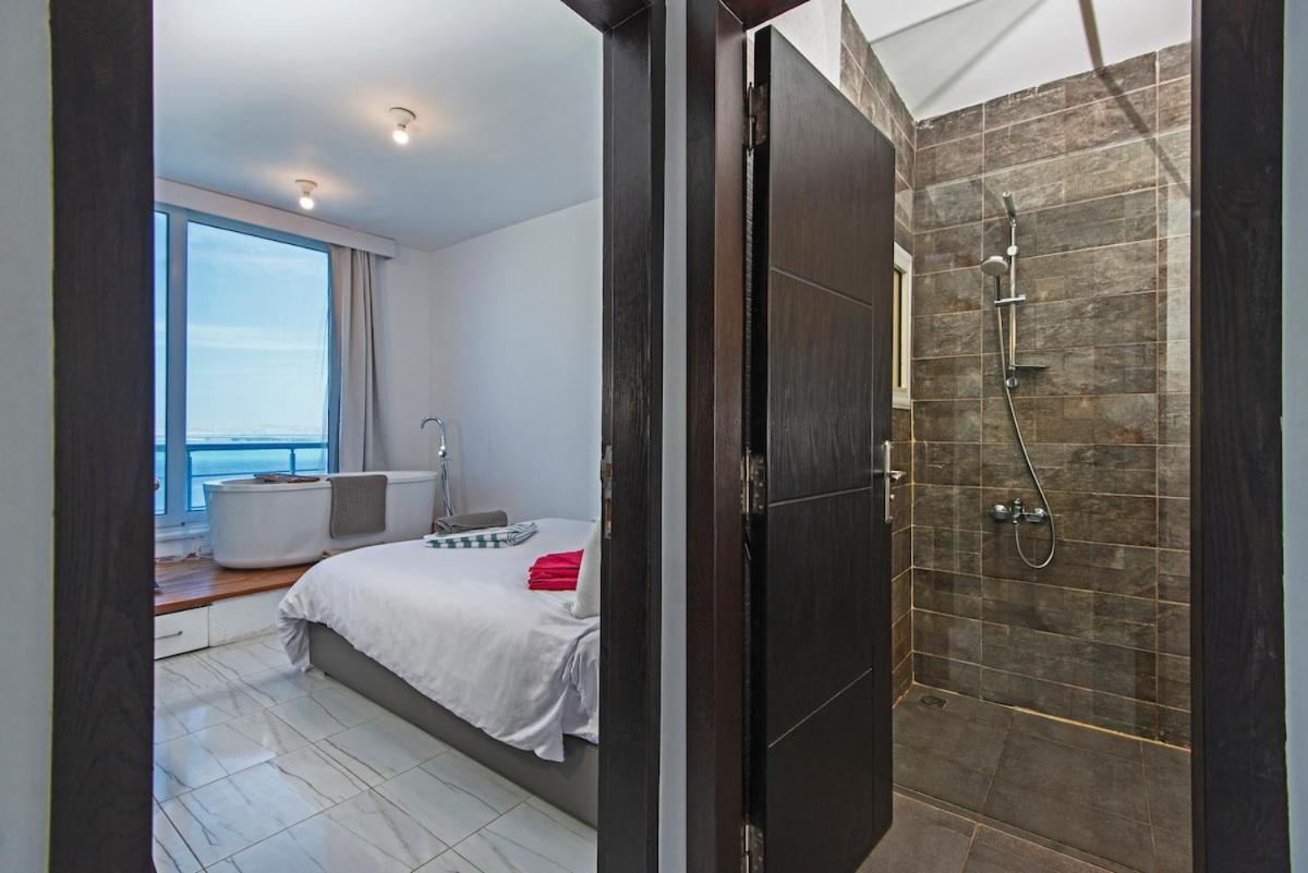 Appartement Amazing 2 Bedroom With Sea View In