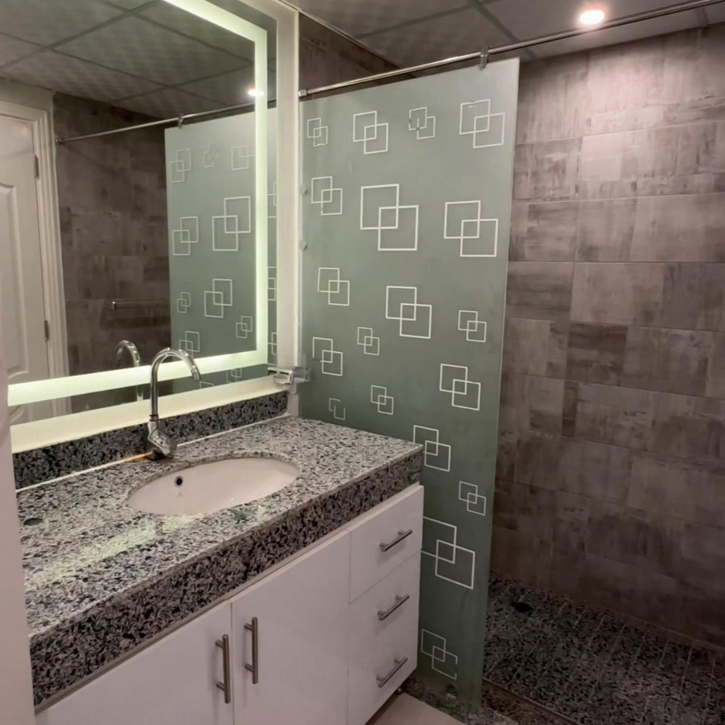 Perfect For Couples Sunny & Seaview With Wi-fi Apartment
