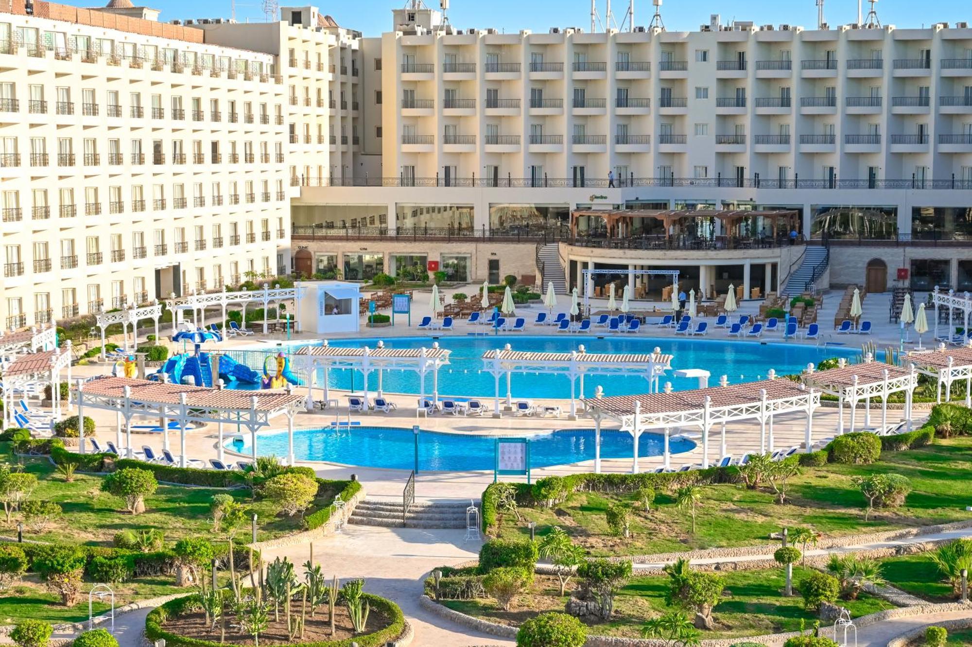 Le Jardin Aqua Park Hotel 4*