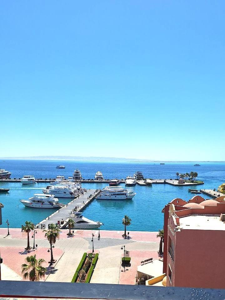 Bed & Breakfast Yacht Club View Rooftop Pool Romantic Hurghada