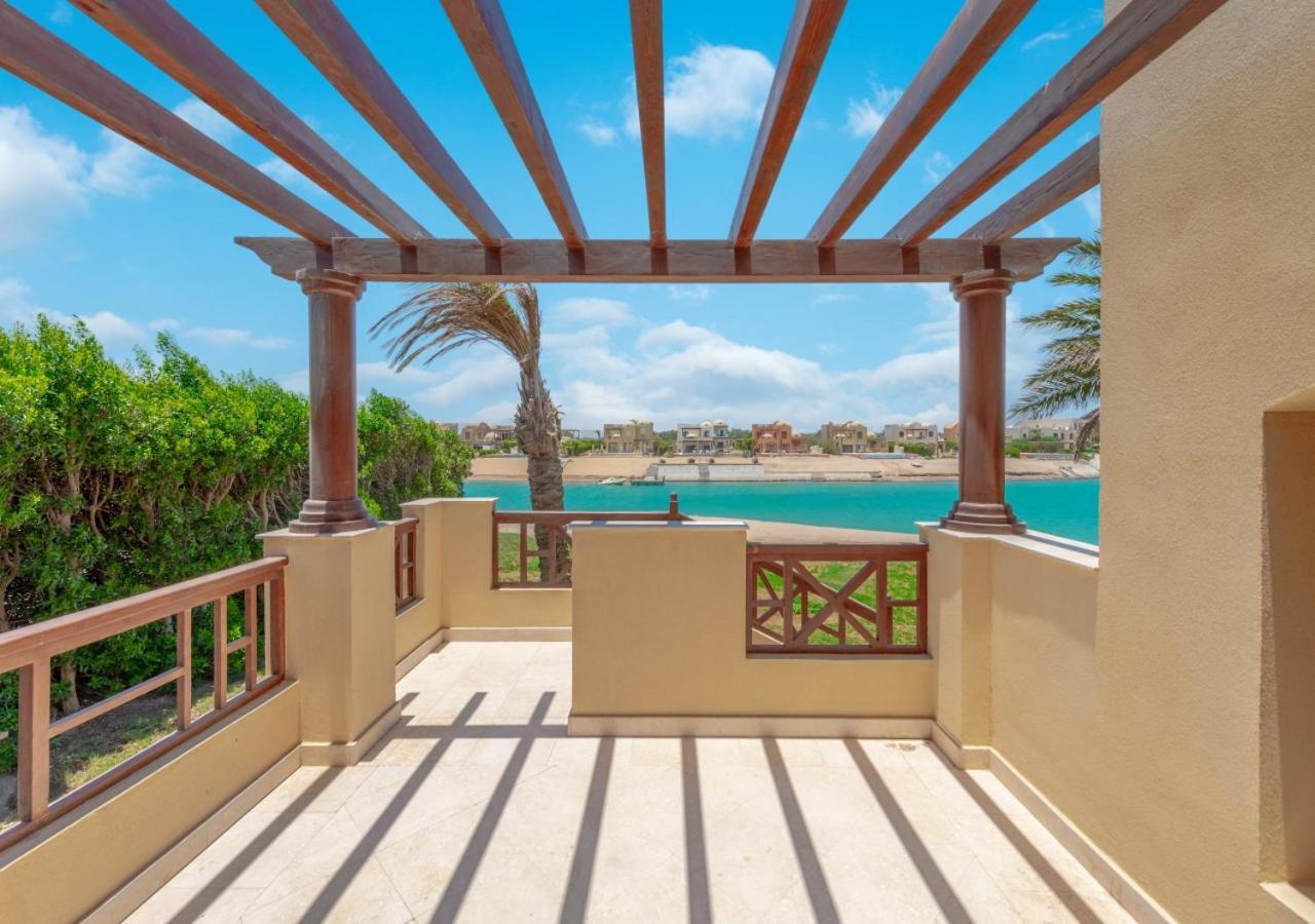 Scenic Views 3-bedroom In Sabina, El Gouna Private Jacuzzi & Lagoon Access Apartment Hurghada