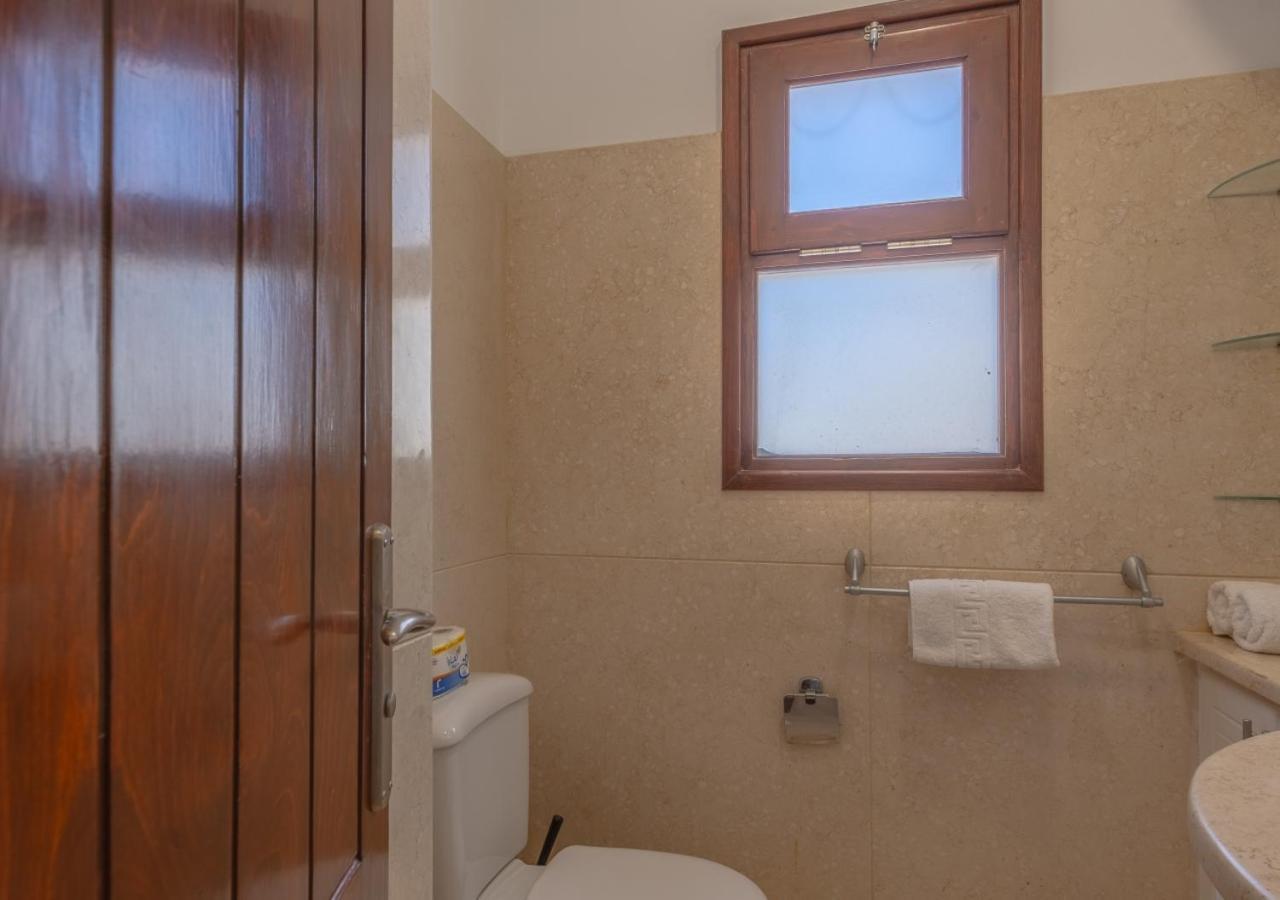 Scenic Views 3-bedroom In Sabina, El Gouna Private Jacuzzi & Lagoon Access *