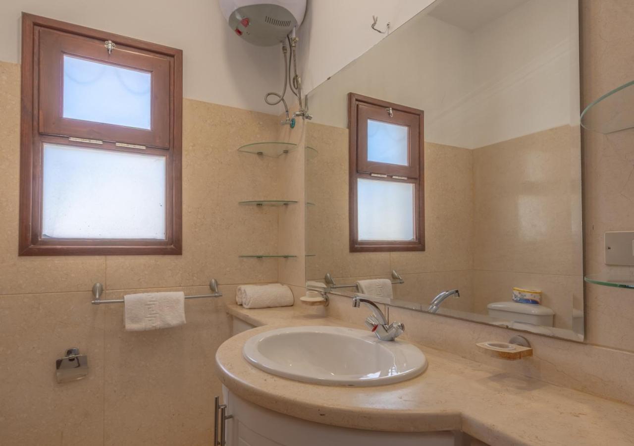 Scenic Views 3-bedroom In Sabina, El Gouna Private Jacuzzi & Lagoon Access *