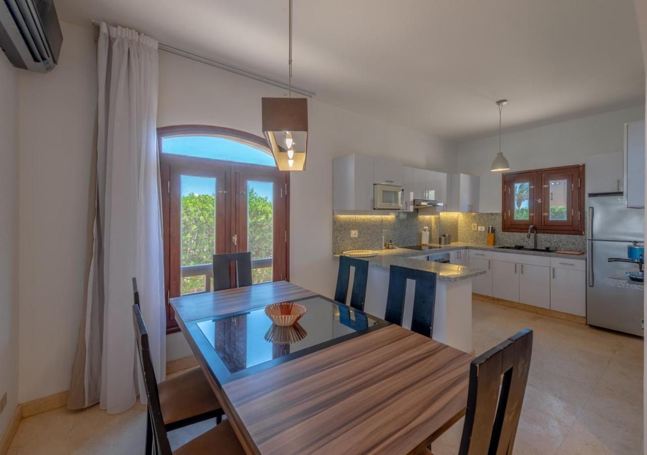 Scenic Views 3-bedroom In Sabina, El Gouna Private Jacuzzi & Lagoon Access Apartment *