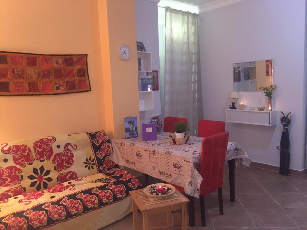 Iris Apartment *