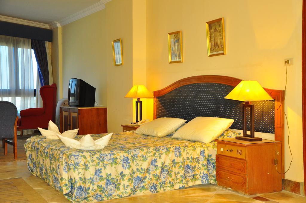 Alia Resort 4*