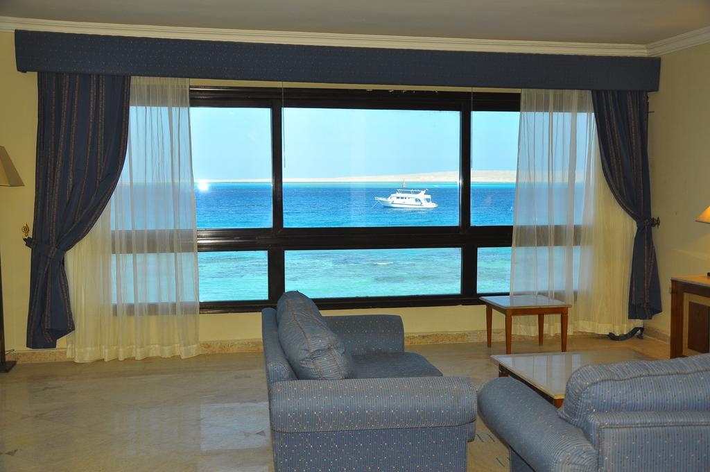 Alia Resort 4*
