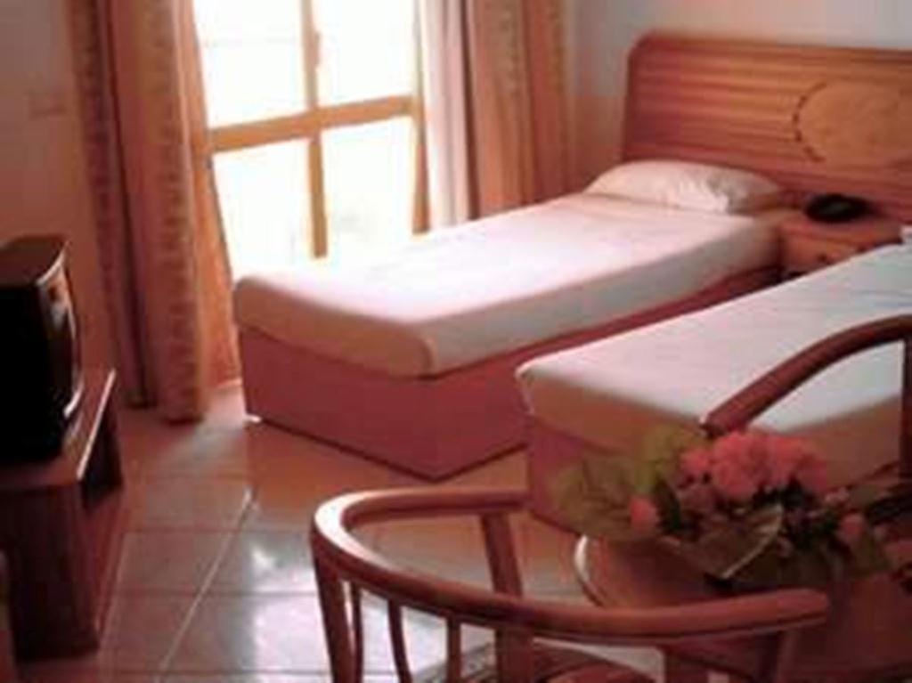 Hotel Amerotel Les Rois 3*