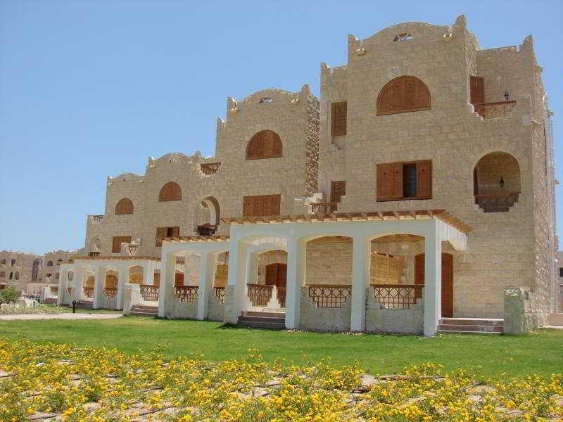 Royal Lagoons & Aqua Park Families And Couples Only 5*