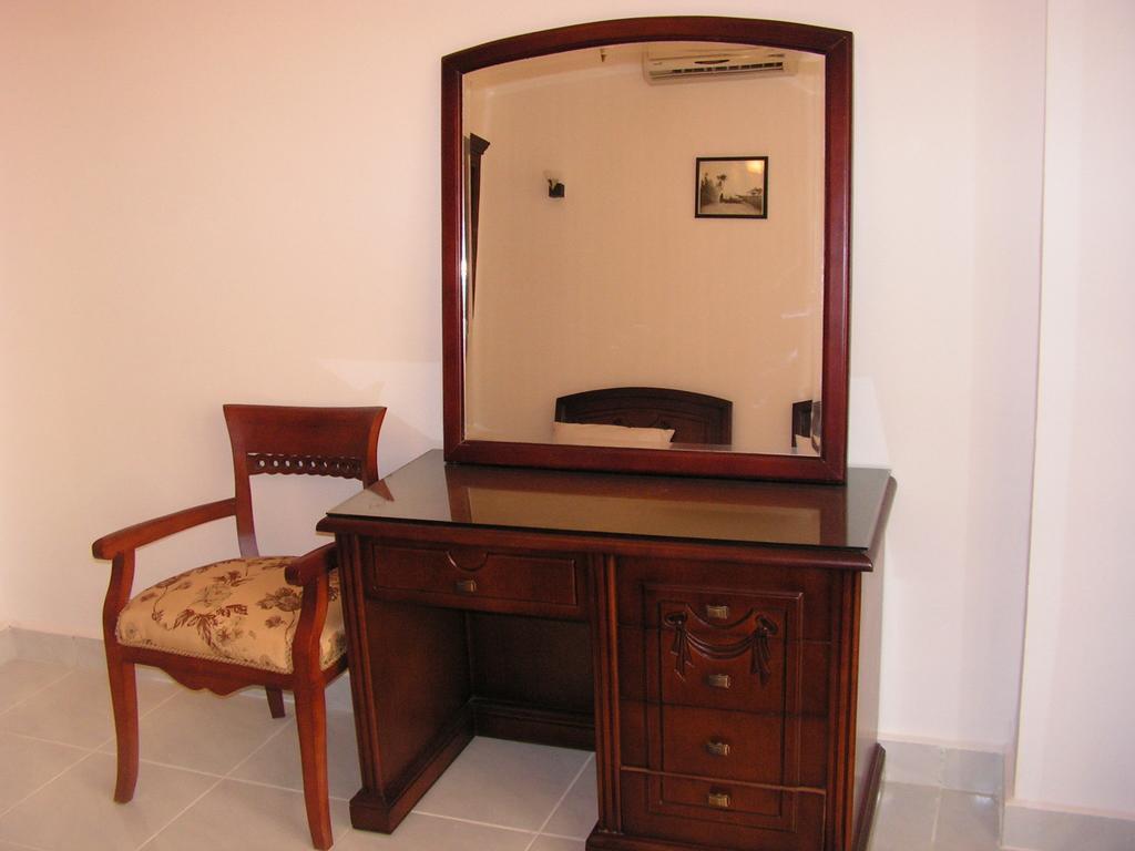 Paradise Hill Aparthotel