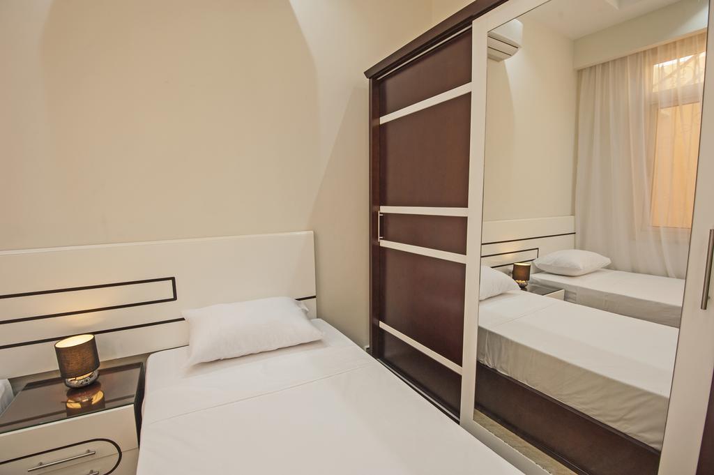 Sunny Seaside Apartment Hurghada