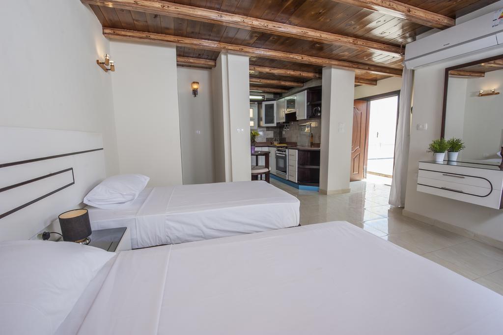 Sunny Seaside Apartment *