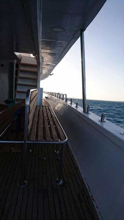 Yacht Tawila Island *