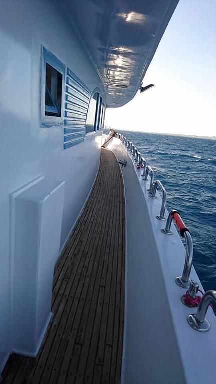 Botel Yacht Tawila Island
