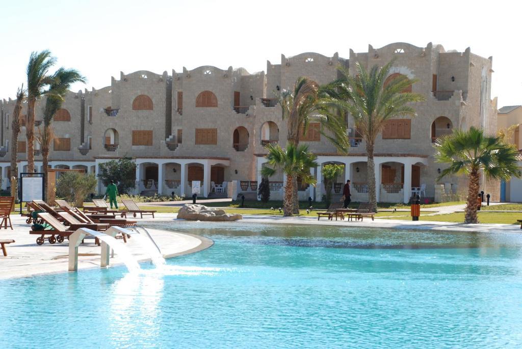 Royal Lagoons & Aqua Park Families And Couples Only 5*