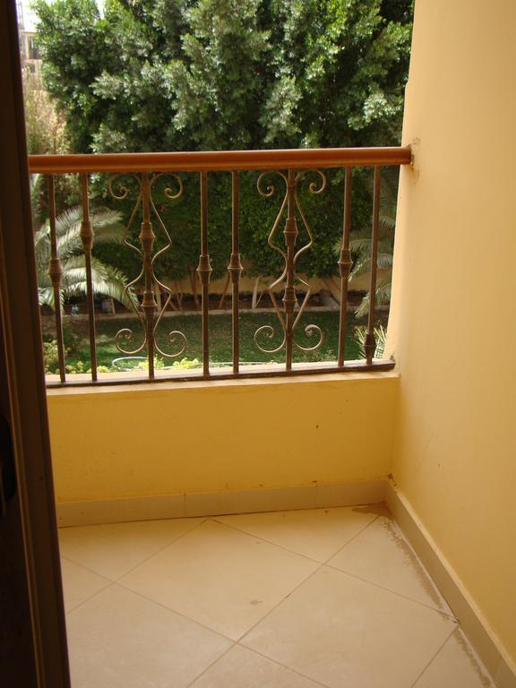Villages Road Apartment *