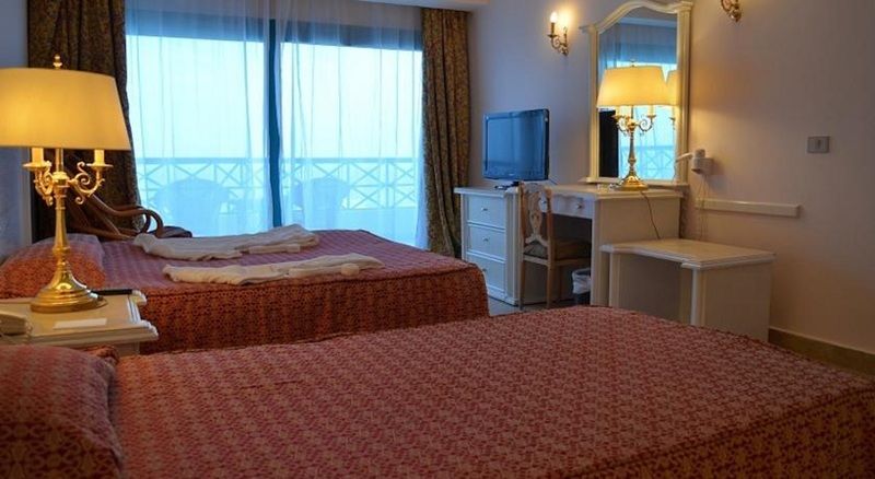 Hotelux Marina Resort 4*