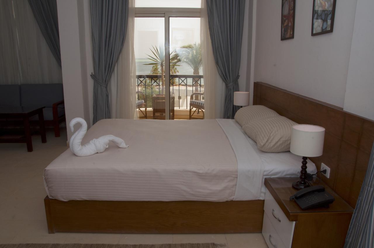 Elaria Hotel 3*