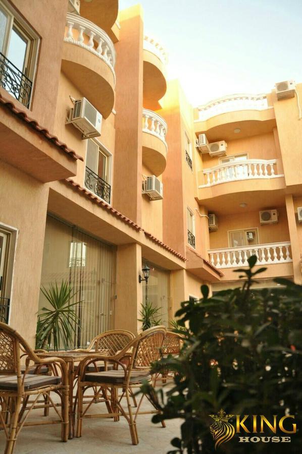 Hotel King House *