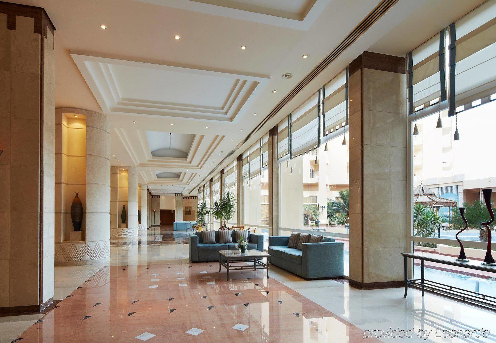 & Serviced By Marriott Aparthotel 5*
