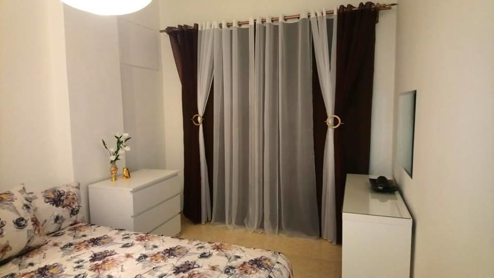 White Rose Apartment *